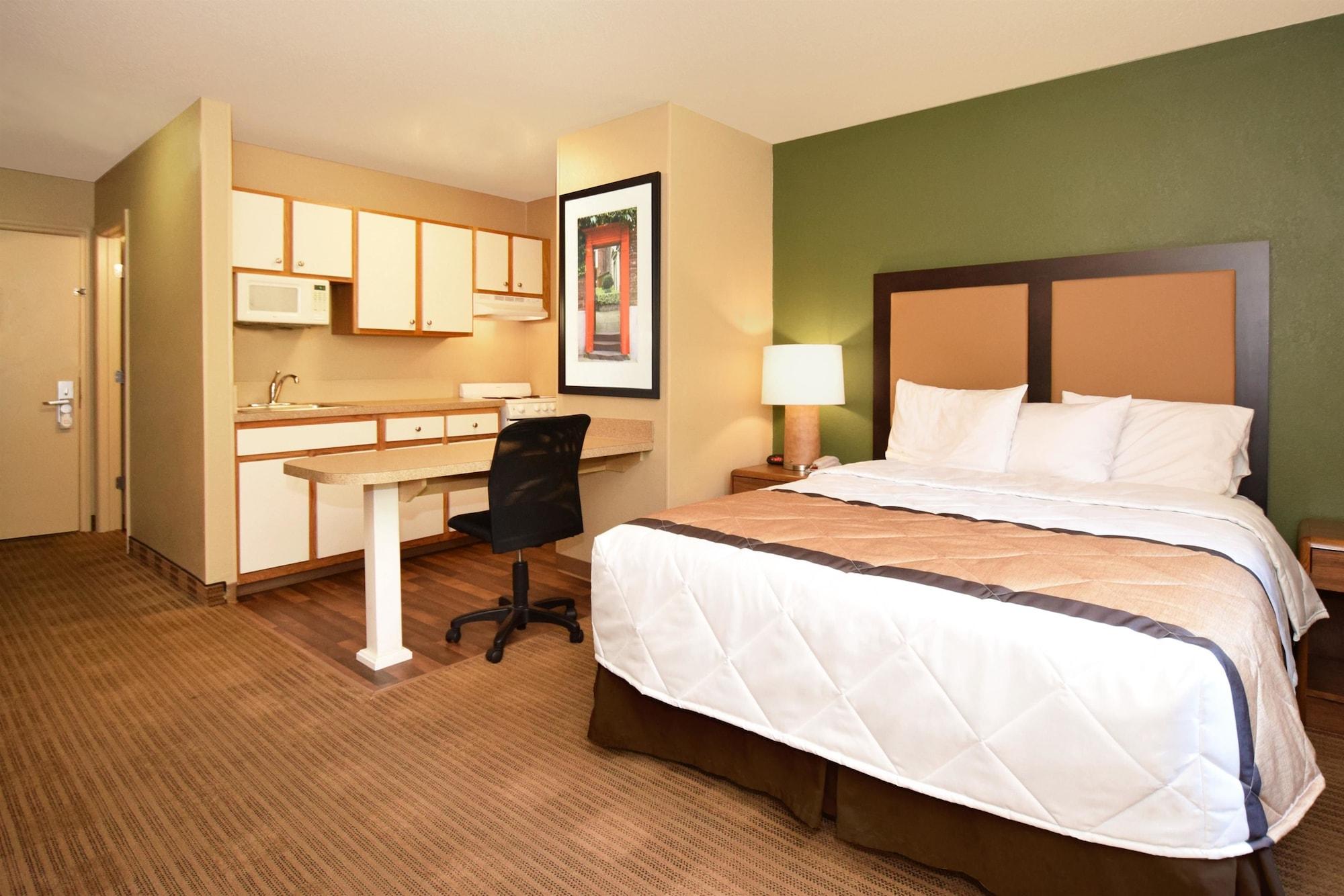 Hotel Extended America - Charleston - Northwoods Blvd 2*