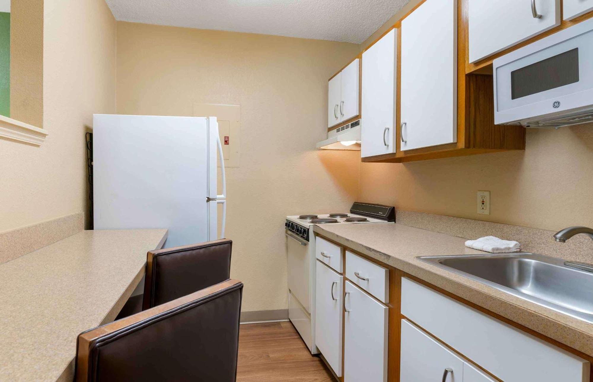 Hotel Extended America - Charleston - Northwoods Blvd 2*