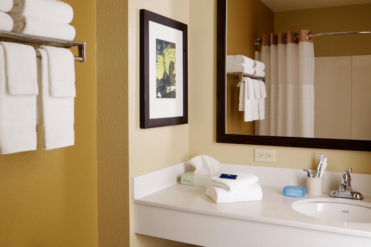 Extended America - Charleston - Northwoods Blvd Hotel