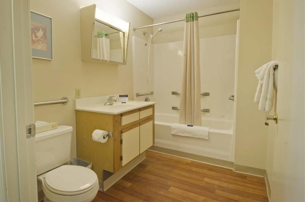 Extended America - Charleston - Northwoods Blvd Hotel North Charleston